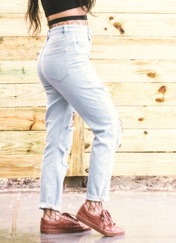 fishnet stockings under mom jeans